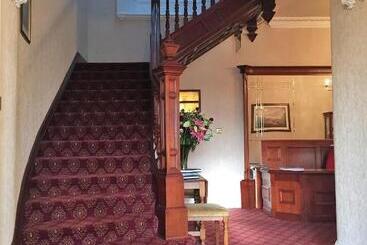هتل Garvock House