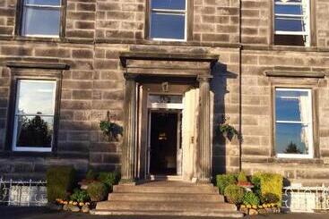 هتل Garvock House