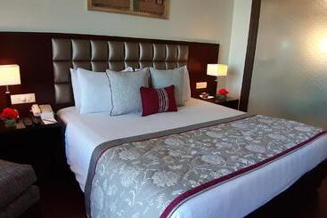 هتل Jaypee Residency Manor