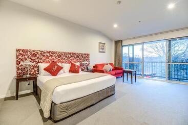 هتل Parkview On Hagley