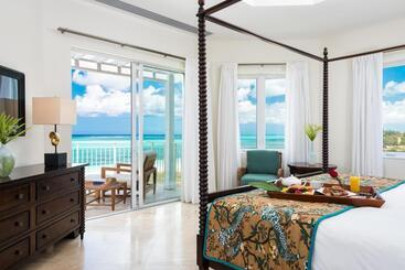 هتل West Bay Club