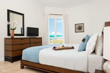 هتل West Bay Club