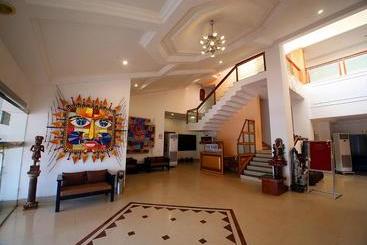 اقامتگاه Mpt Kalchuri Residency, Jabalpur