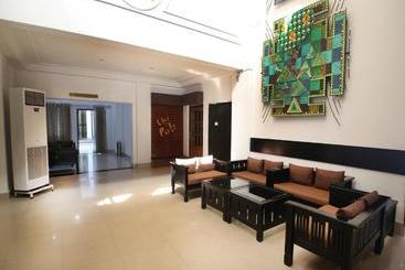 اقامتگاه Mpt Kalchuri Residency, Jabalpur