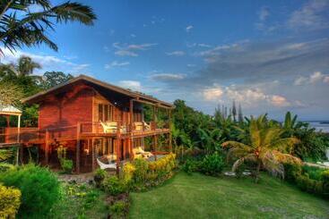 استراحتگاه Deco Stop Lodge