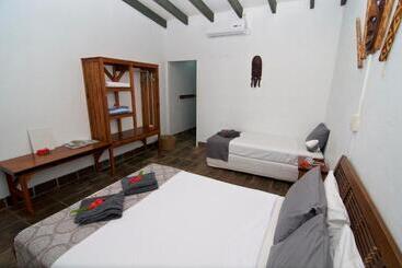 استراحتگاه Deco Stop Lodge