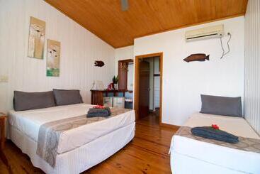 استراحتگاه Deco Stop Lodge