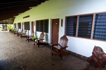 استراحتگاه Deco Stop Lodge