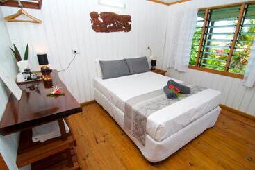 استراحتگاه Deco Stop Lodge
