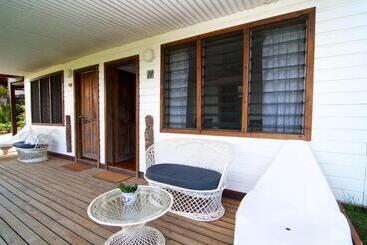 استراحتگاه Deco Stop Lodge