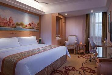 Vienna International Hotel Shenzhen Jingtian