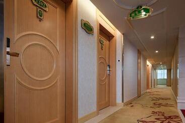 Vienna International Hotel Shenzhen Jingtian