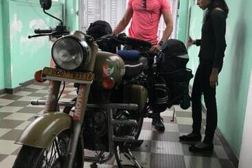 هاستل 9backpackers