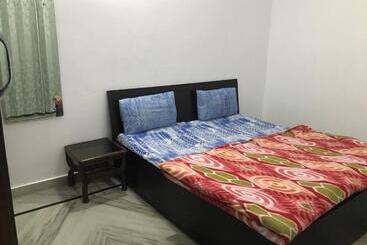 هاستل 9backpackers