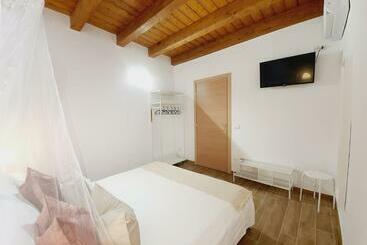 تختخواب و صبحانه Casa Ludo   Fondi Vertice Rooms