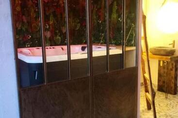 تختخواب و صبحانه V&spa 2 Chambres D Hôtes Avec Spa Privatif Dont Une Avec Un Sauna
