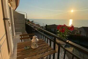 Blue Sea B&b