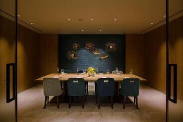 هتل Hilton Club The Beach Resort Sesoko