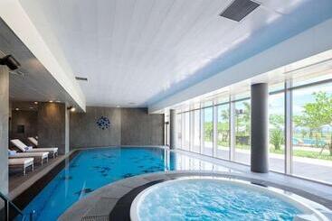 هتل Hilton Club The Beach Resort Sesoko