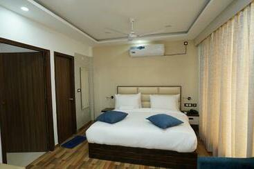M K Hotel And Restaurant