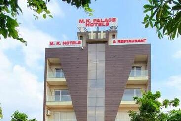M K Hotel And Restaurant