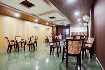 M K Hotel And Restaurant