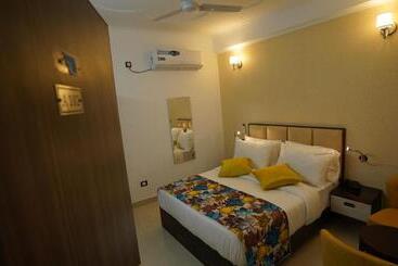 M K Hotel And Restaurant