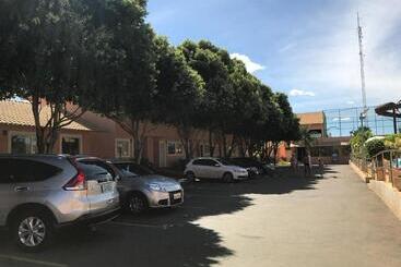 Diroma Fiori Com 1 Suíte E Banheiro Social Extra