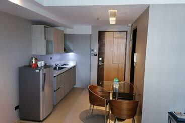 Studio Deluxe @ Sta.lucia East Grand Mall Hotel & Residences