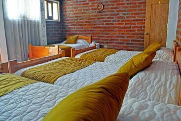 هاستل Lagoon Hotel Chugchilan