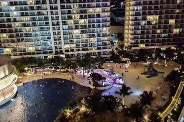 Aparthotel Azure Urban Resort A4 Near Airport Mall With Wavepool