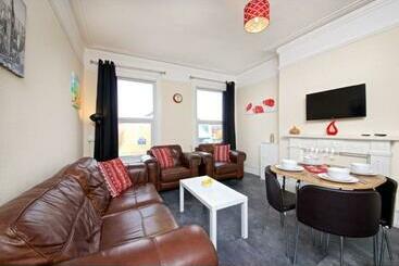 تختخواب و صبحانه Liverpool City Stays  Economy Room  Close To City Centre Aa