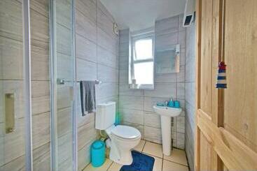 تختخواب و صبحانه Liverpool City Stays  Economy Room  Close To City Centre Aa