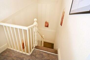 تختخواب و صبحانه Liverpool City Stays  Economy Room  Close To City Centre Aa