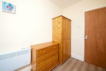 تختخواب و صبحانه Liverpool City Stays  Economy Room  Close To City Centre Aa