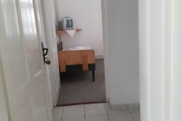تختخواب و صبحانه Manyi Villa