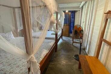تختخواب و صبحانه Vitamin Sea Beach Cabana