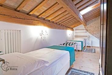 هتل B & B La Rotta