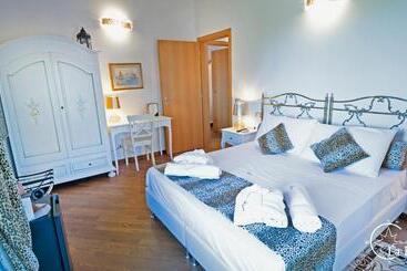 هتل B & B La Rotta