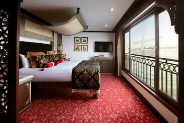 هتل Dahabeya Yakouta Nile Cruise Every Monday From Luxor  Aswan For 05 Nights
