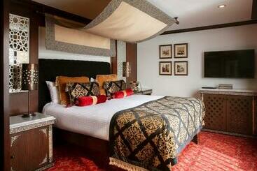 هتل Dahabeya Yakouta Nile Cruise Every Monday From Luxor  Aswan For 05 Nights