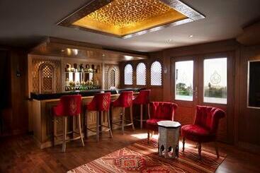 هتل Dahabeya Yakouta Nile Cruise Every Monday From Luxor  Aswan For 05 Nights