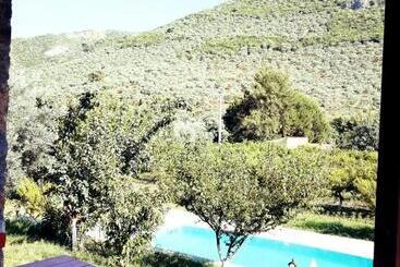 هتل Pir Efes Konakları