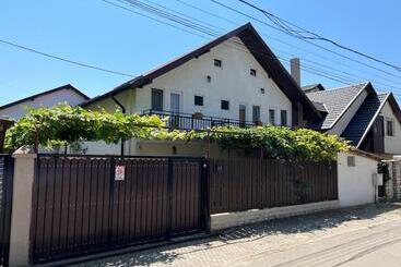 پانسیون Casa Radoi
