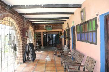پانسیون Hostal Villa El Campanario