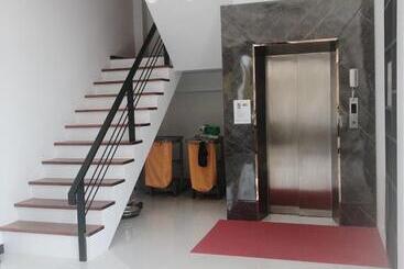T Nee Hotel@udon