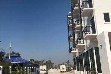 T Nee Hotel@udon