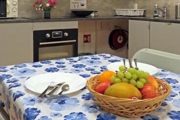 فندق صغير Blue House Dormitory