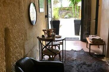تختخواب و صبحانه Chambre Troglodytique Villa Marie Louise