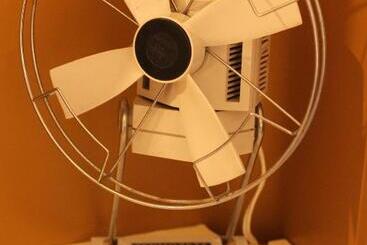 تختخواب و صبحانه Odeon Rooms